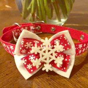 Christmas dog collar with bow and snowflakes!